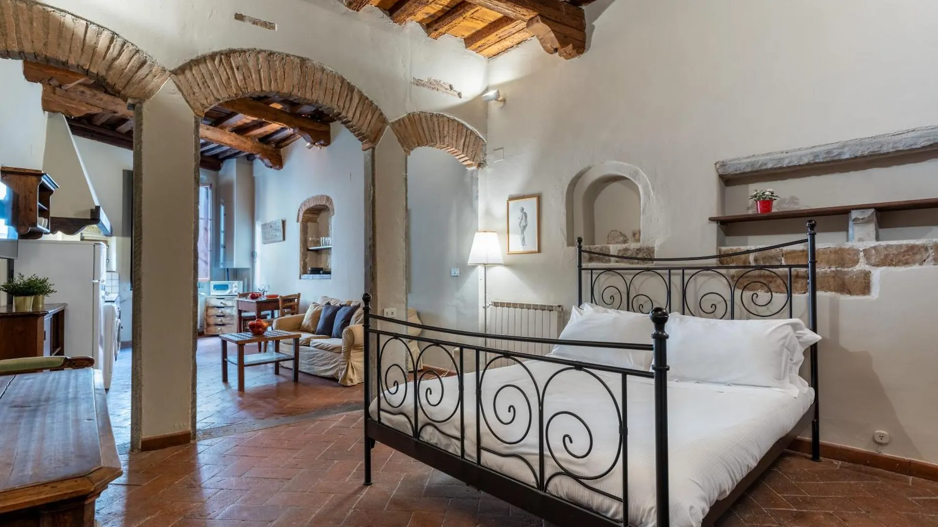 Santa Croce Junior Suite - Dolcevita Holiday Florence Italy